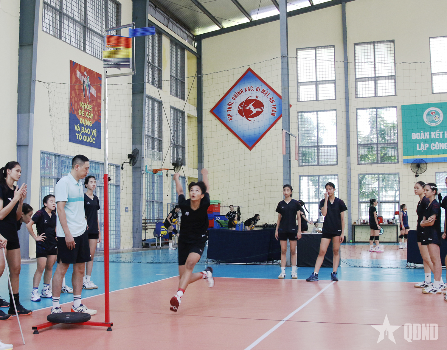 CLB bóng chuyền nữ Binh chủng Thông tin kiểm tra vận động viên năng khiếu

